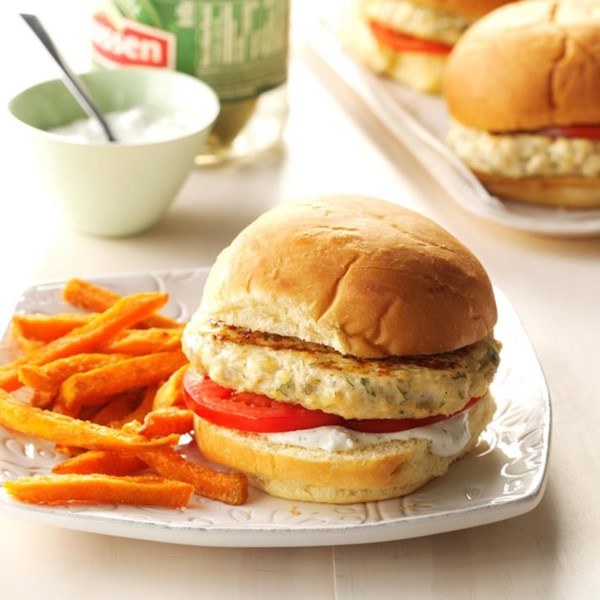 Feta-dill chicken burgers 