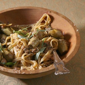 Fettuccine with artichokes and chicken
