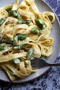 Fettuccine with asparagus and Parmesan fonduta