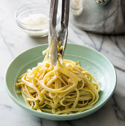 Fettuccine with butter and cheese