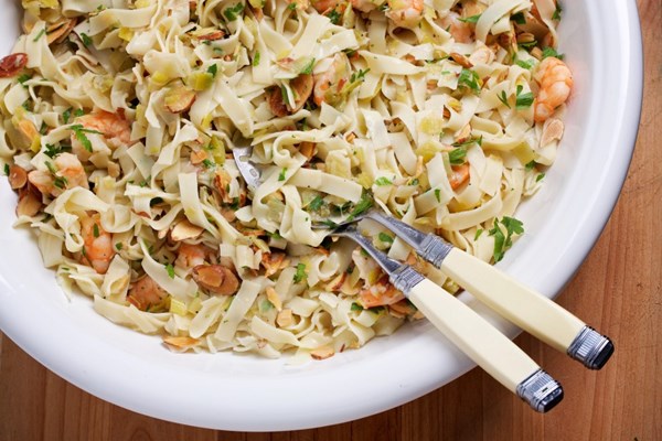 Fettuccine with leeks, shrimp and toasted almonds