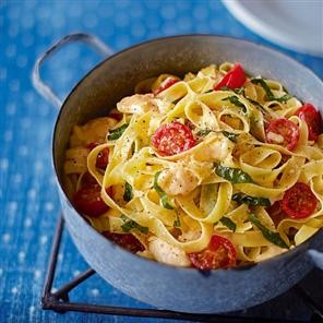 Fettuccine with melting Brie, cherry tomatoes and basil 
