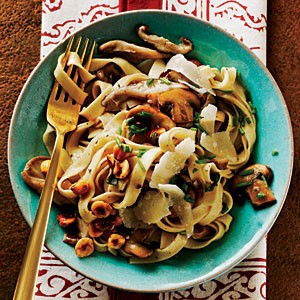 Fettuccine with mushrooms and hazelnuts
