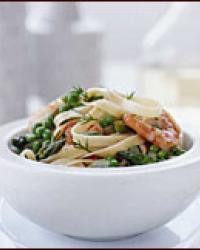 Fettuccine with shrimp, asparagus and peas