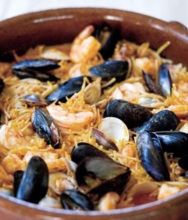 Fideos with clams, shrimp, and mussels