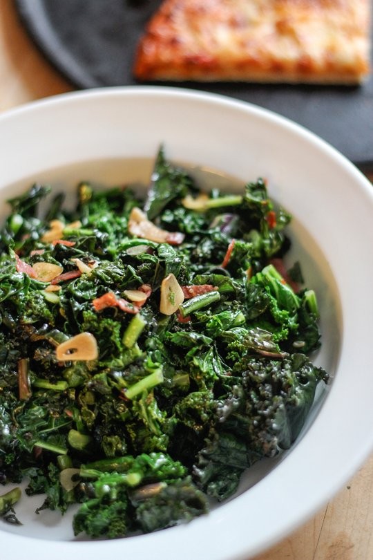 Fiery kale with garlic and olive oil
