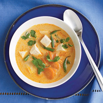 Fiery tofu and coconut curry soup
