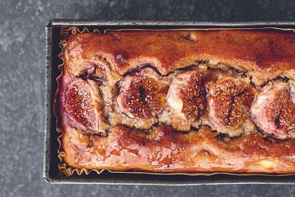 Fig & cinnamon loaf cake 