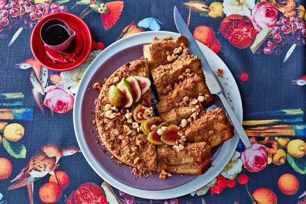 Fig & coffee crumble cake