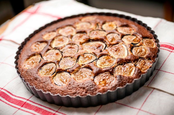 Fig and almond cake