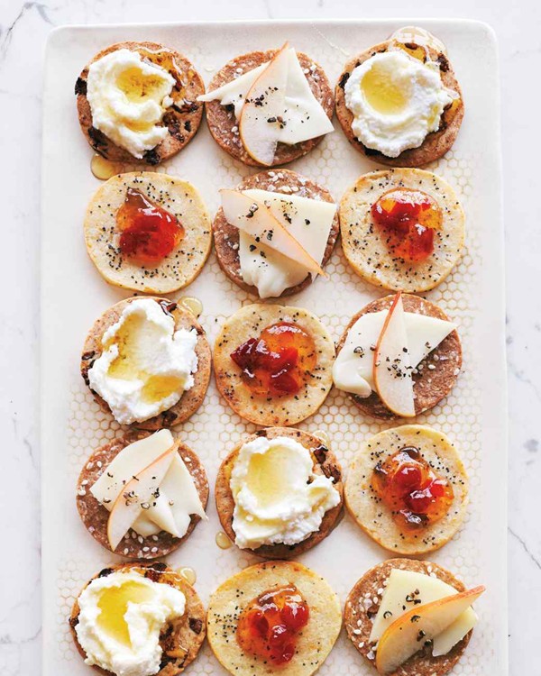 Fig-and-almond crackers