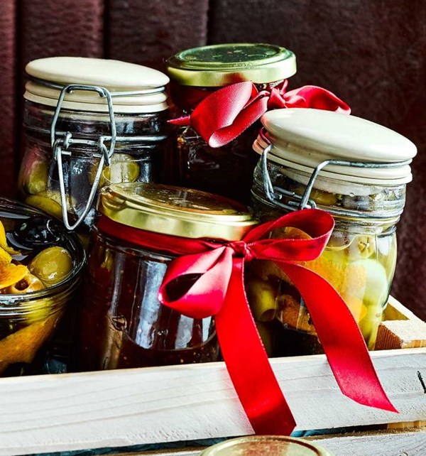 Fig and apple chutney