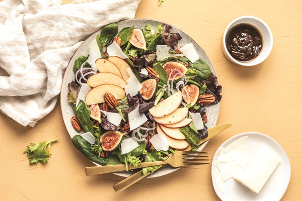 Fig and apple salad with shaved goat Gouda