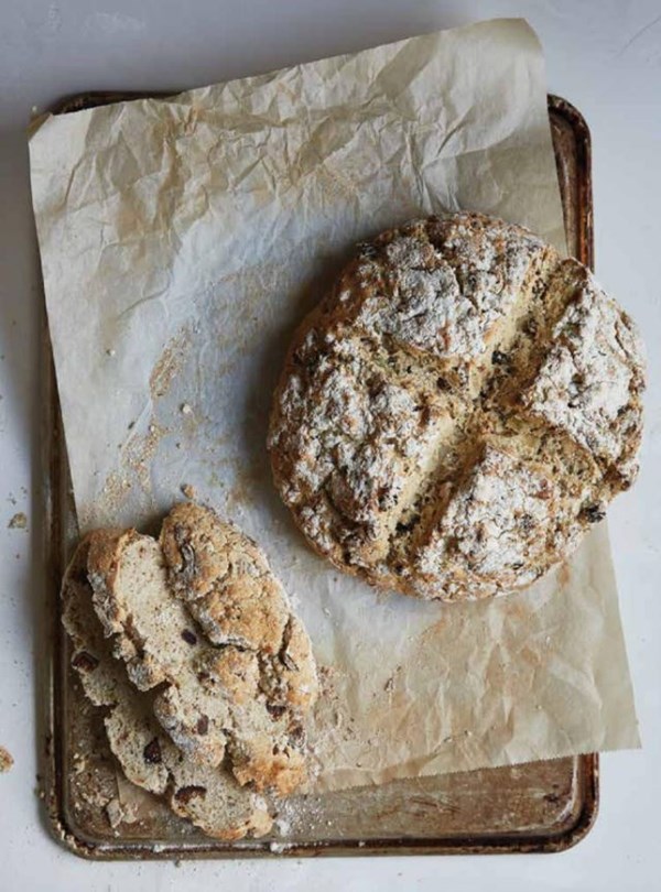 Fig and caramelized onion soda bread