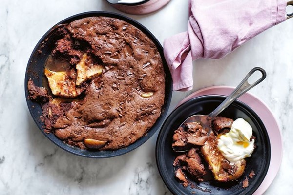 Fig and chocolate sponge with rum and orange