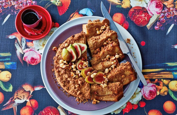 Fig and coffee crumble cake