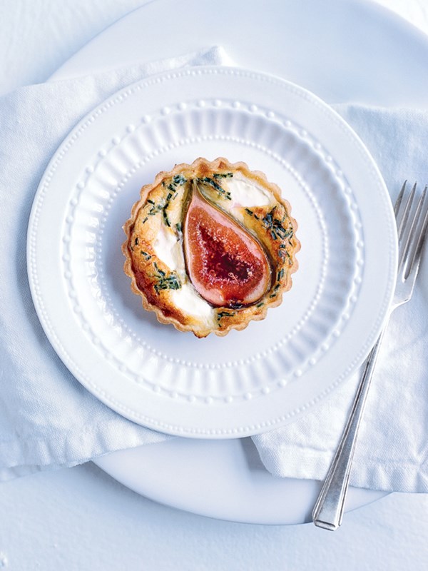 Fig and goat's cheese tarts