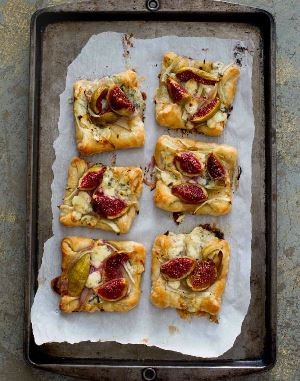 Fig and Gorgonzola pillows