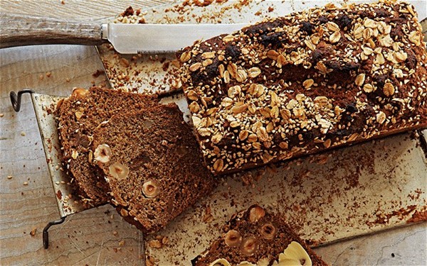Fig and hazelnut wheaten bread