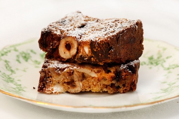 Fig and nut cake