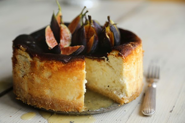 Fig and orange goat's cheese cake 