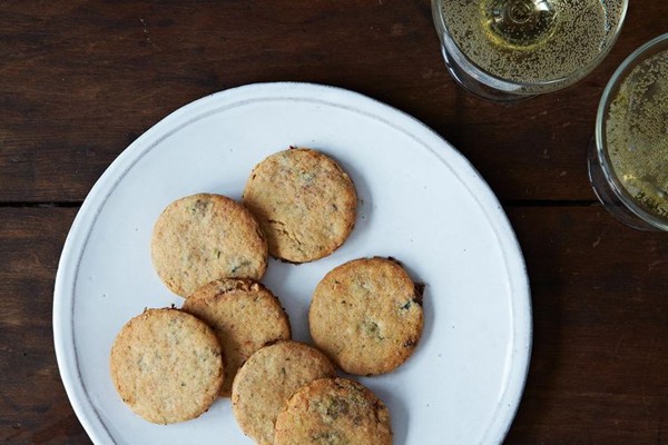 Fig and rosemary cocktail cookies