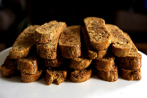 Fig and walnut biscotti