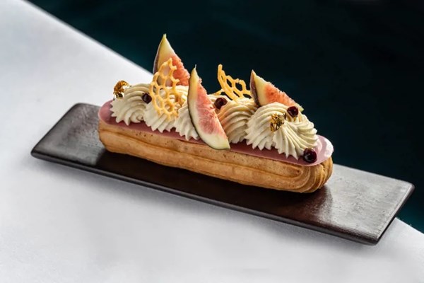 Fig, blackcurrant and honey éclair
