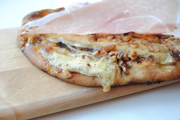 Fig, Brie, and walnut pizza