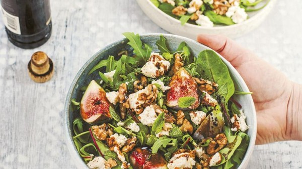 Fig, fresh pecorino & walnut salad with mixed leaves & balsamic vinegar