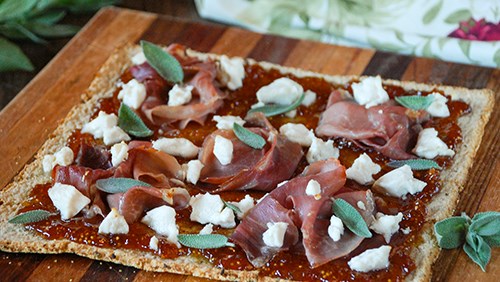 Fig, goat cheese & prosciutto pizza