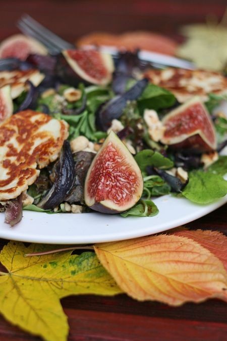 Fig, halloumi and hazelnut salad