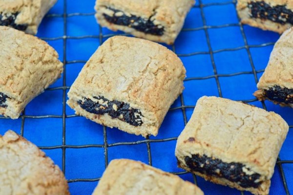 Fig rolls with wholemeal spelt biscuit pastry
