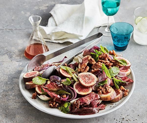 Fig salad with roast onions, walnuts and radicchio