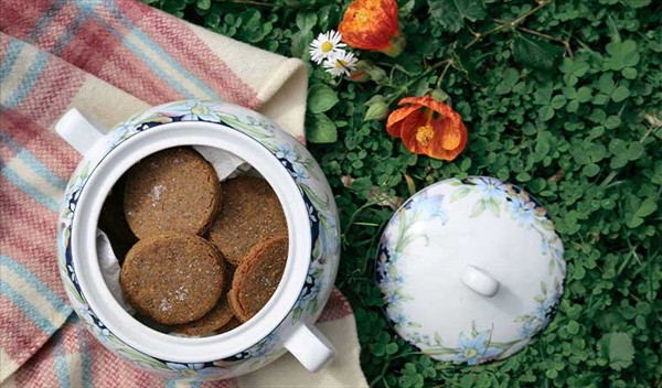 Fig shortbreads with olive oil & sea salt