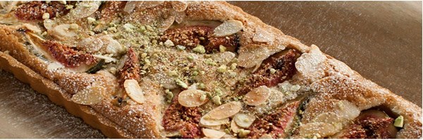 Fig tart with almonds