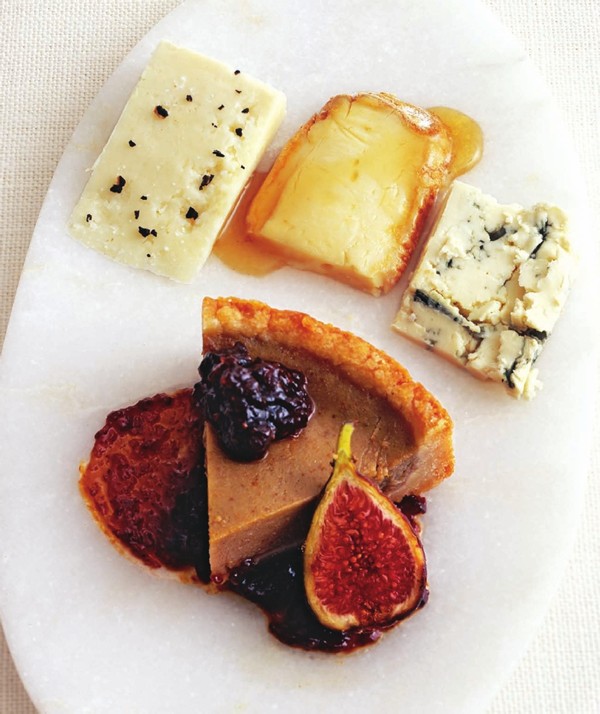 Fig tart with cheeses