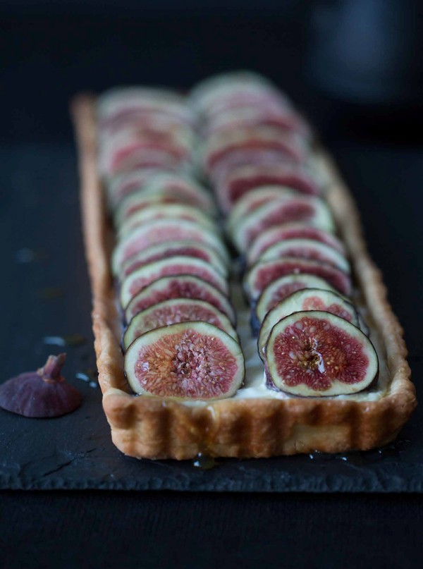 Fig tart with honey