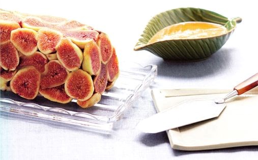 Fig terrine with dulce de leche sauce (Terrine de figos com calda de doce de leite)