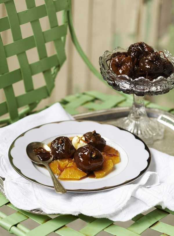Figs poached in coffee and orange syrup with mascarpone