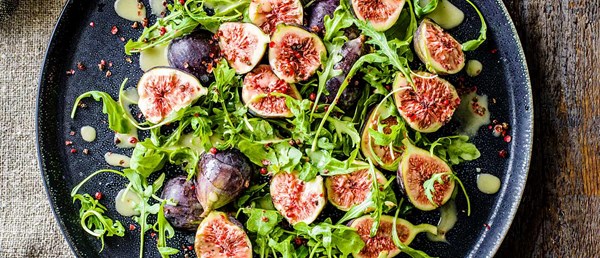 Figs with Grana Padano and pink peppercorn dressing