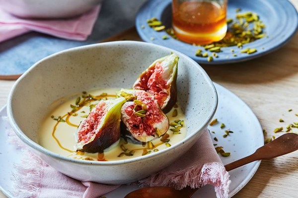 Figs with saffron and cardamom cream