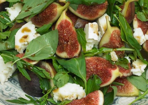 Figs with young pecorino and honey
