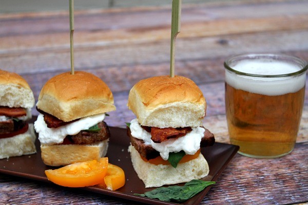 Filet mignon Caprese sliders