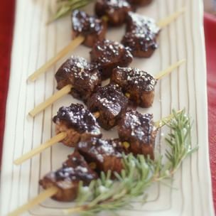 Filet mignon skewers with balsamic reduction