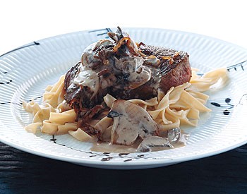 Filet mignon with Stroganov sauce