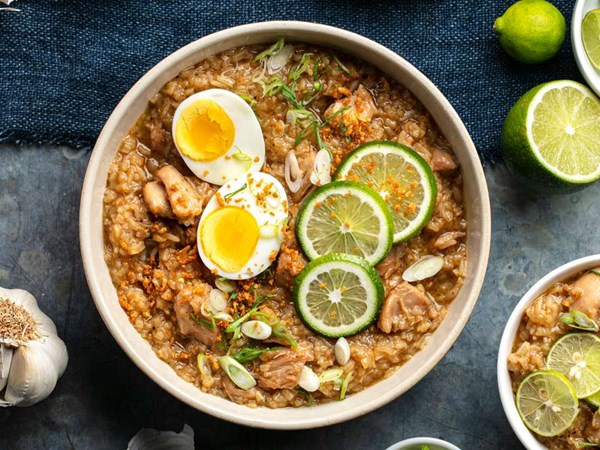 Filipino chicken and rice soup (Arroz caldo)