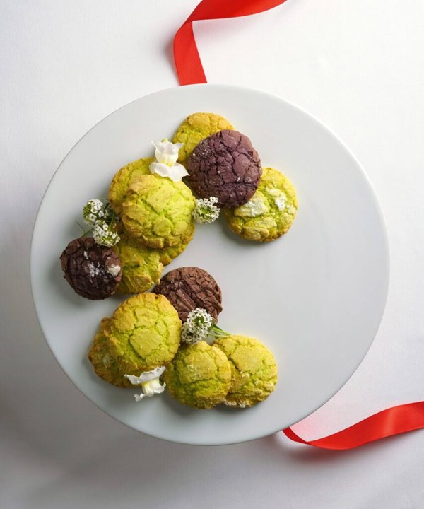Filipino crinkle cookies [Kenji Yoshitsuka]