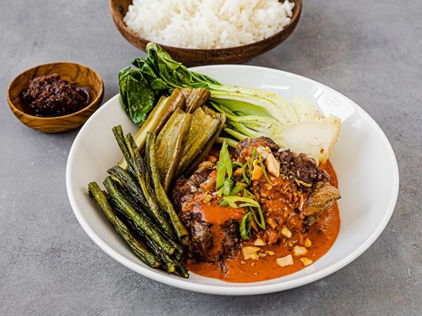 Filipino curry (Kare-kare)