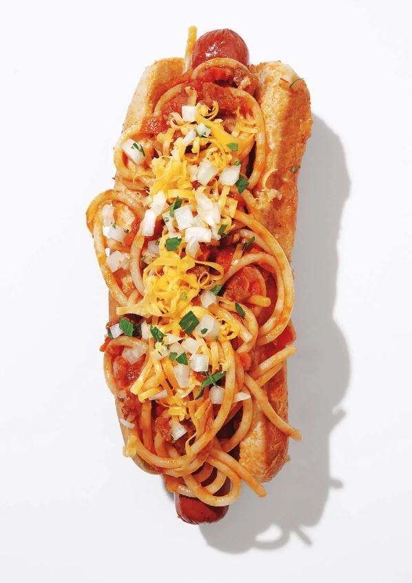 Filipino spaghetti hot dogs